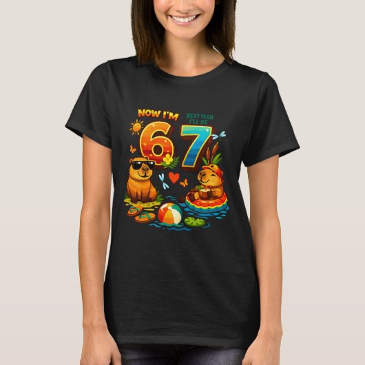来年で7歳 カピバラ 67 面白い子供 誕生日 Tシャツ (正面)