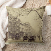 東に直面するPiccadilly (セピア色の写真) クッション (ブランケット)