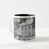 東のサセックスのBeddinghamの近くのAshamの家 ツートーンマグカップ (正面左)