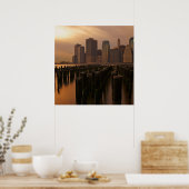 東の嵐の間の夕日の輝き ポスター (キッチン)