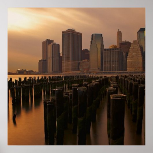 東の嵐の間の夕日の輝き ポスター (正面)