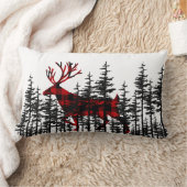 東の松の木の森の水牛の牧草地 ランバークッション (ブランケット)