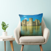 東サセックスイングランドの風光明媚なボディアム城 クッション (椅子)