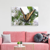 東タイガースワローテールオンホワイトブッシュ薄紫 キャンバスプリント (インサイチュ (リビング))