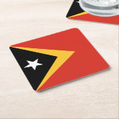 東ティモール国旗 スクエアペーパーコースター (アングル)