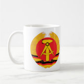 東ドイツの紋章付き外衣 コーヒーマグカップ (左)