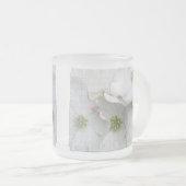 東ドッグウッドの花 – コーナス・フロリダ フロストグラスマグカップ (正面右)