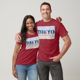 東京の街並み - 未来がここで出会う場所 Tシャツ