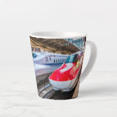 東京駅で新幹線2本 カフェラテマグ (右アングル)