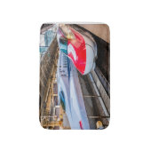 東京駅で新幹線2本 バスマット (正面縦)