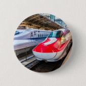 東京駅で新幹線2本 缶バッジ (正面)
