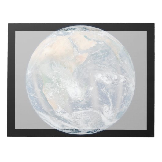 東半球を示す全地球。 ノートパッド (正面)