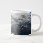 東南アジアのセレベス海からサングリントが光る ジャンボコーヒーマグカップ (右)