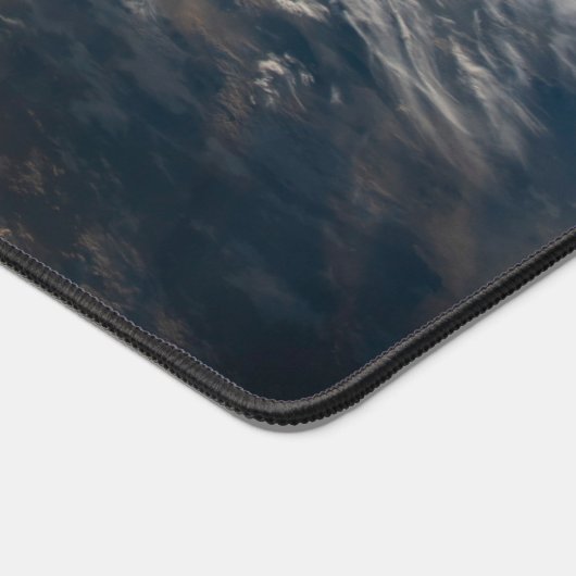 東南アジアのセレベス海からサングリントが光る デスクマット (コーナー)