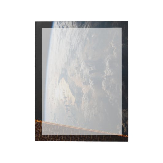 東南アジアのセレベス海からサングリントが光る ノートパッド (回転)