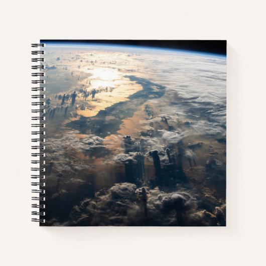 東南アジアのセレベス海からサングリントが光る ノートブック (正面)