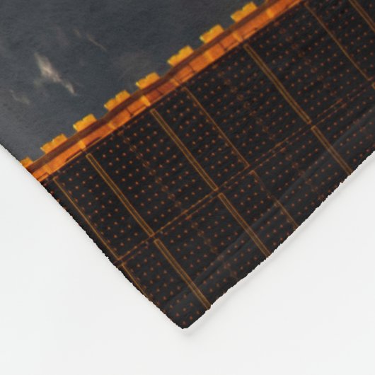 東南アジアのセレベス海からサングリントが光る フリースブランケット (角)