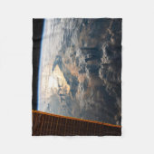 東南アジアのセレベス海からサングリントが光る フリースブランケット (正面)