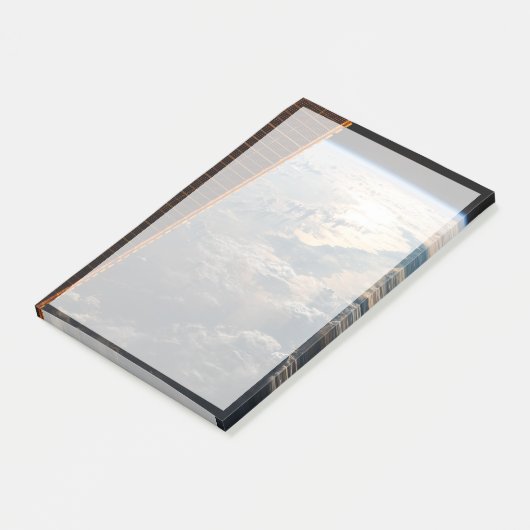 東南アジアのセレベス海からサングリントが光る ポストイット (アングル)