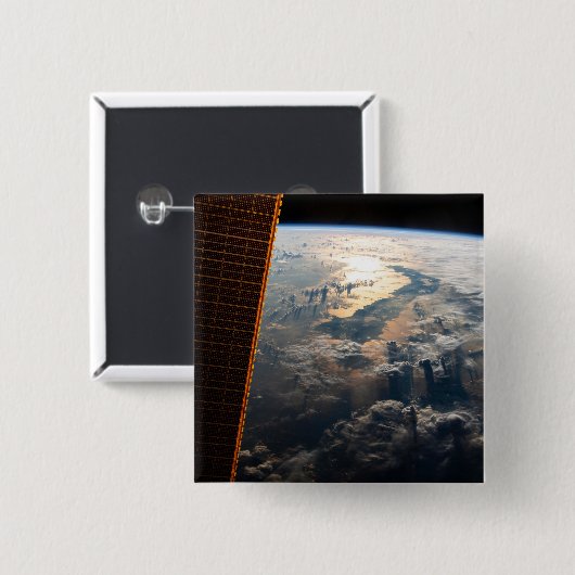 東南アジアのセレベス海からサングリントが光る 缶バッジ (正面&裏面)