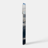 東南アジアのセレベス海からサングリントが光る iPhone 15ケース (左側面)