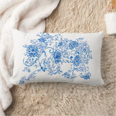 東洋のアクセントの青および白い磁器の花柄 ランバークッション (ブランケット)