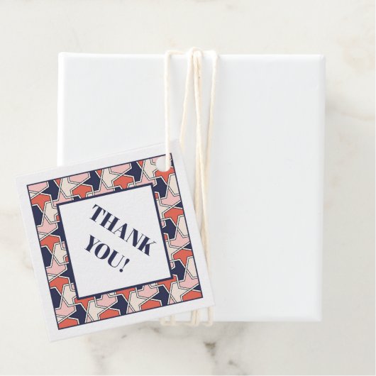 東洋の赤白青幾何学矢印パターン フェイバータグ (インサイチュ)