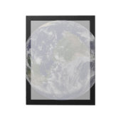 東海岸にハリケーン・アイリーンと完全な地球。 ノートパッド (回転)