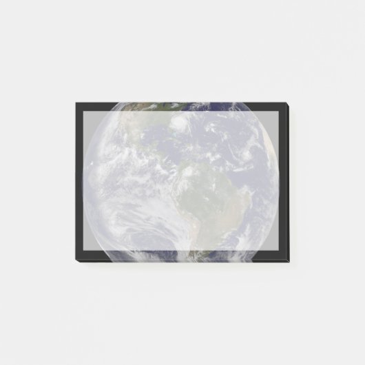 東海岸にハリケーン・アイリーンと完全な地球。 ポストイット (正面)