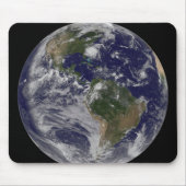 東海岸にハリケーン・アイリーンと完全な地球。 マウスパッド (正面)