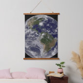 東海岸にハリケーン・アイリーンと完全な地球。 吊り下げ型タペストリー (寝室)