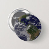 東海岸にハリケーン・アイリーンと完全な地球。 缶バッジ (正面&裏面)