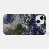 東海岸にハリケーン・アイリーンと完全な地球。 iPhone 15ケース (裏面横)