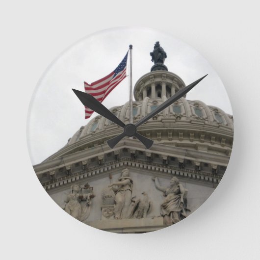 東米国旗が付いている米国の国会議事堂の建物- ラウンド壁時計 (正面)