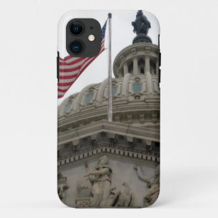 東米国旗が付いている米国の国会議事堂の建物- iPhone 11 ケース