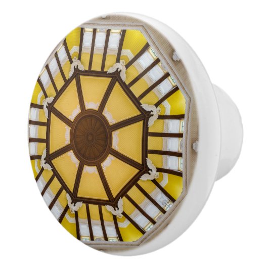 東飾京駅の天井 セラミックノブ (右)