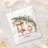 松とホリーベリーのクリスマス付きランタン フェイバーバッグ (クリップ留めされた状態)