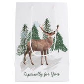 松と鹿のクリスマスの冬の風景 ミディアムペーパーバッグ (裏面)