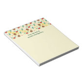 松のコーンとホリーのクリスマスパターン ノートパッド (アングル)