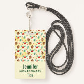 松のコーンとホリーのクリスマスパターン バッジ (裏面ランヤード)