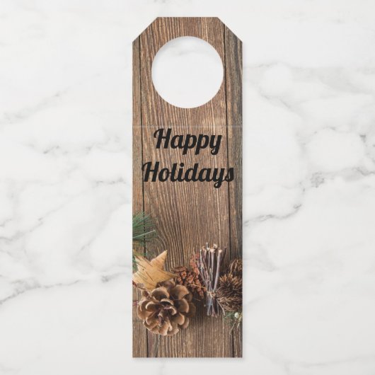 松の円錐形の木製の背景 ボトルネックタグ (正面)