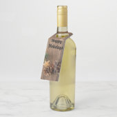 松の円錐形の木製の背景 ボトルネックタグ (アングル)