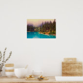 松の木が植えられた風光明媚な北の素朴風景 ポスター (キッチン)