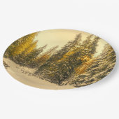 松の木が生える雪の冬の道 ペーパープレート (アングル)