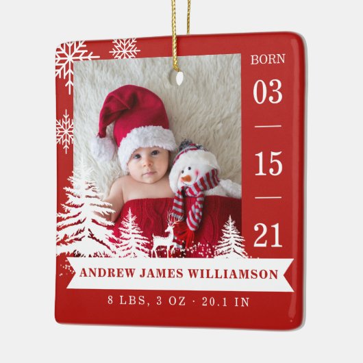 松の木と雪のベビー誕生統計と写真赤 セラミックオーナメント (左)