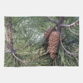 松の木の上のピネコン キッチンタオル (横)