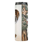 松の木の下のタイガーとマゲピミンファ タンブラー (裏面)