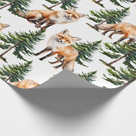 松の木の森の冬の森の赤いキツネ ラッピングペーパー (角)