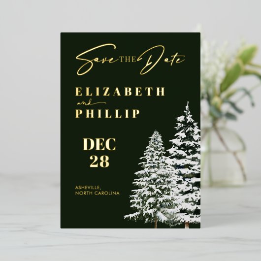 松の木クリスマスの冬の緑の日付を保存 箔招待状 (立ち正面)