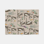 松の木柄のかわいいタヌキ フリースブランケット (正面(横))